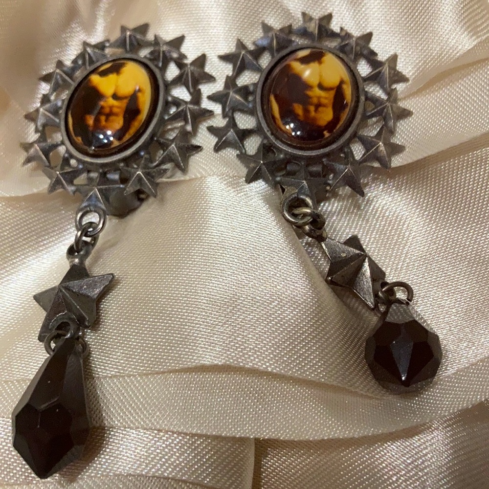 Pair earrings